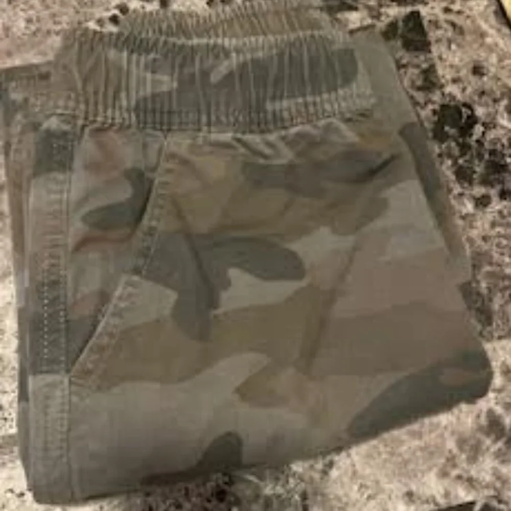 The Children’s Place Boys Pull-On Cargo Pants – Night Camo (Size 10)